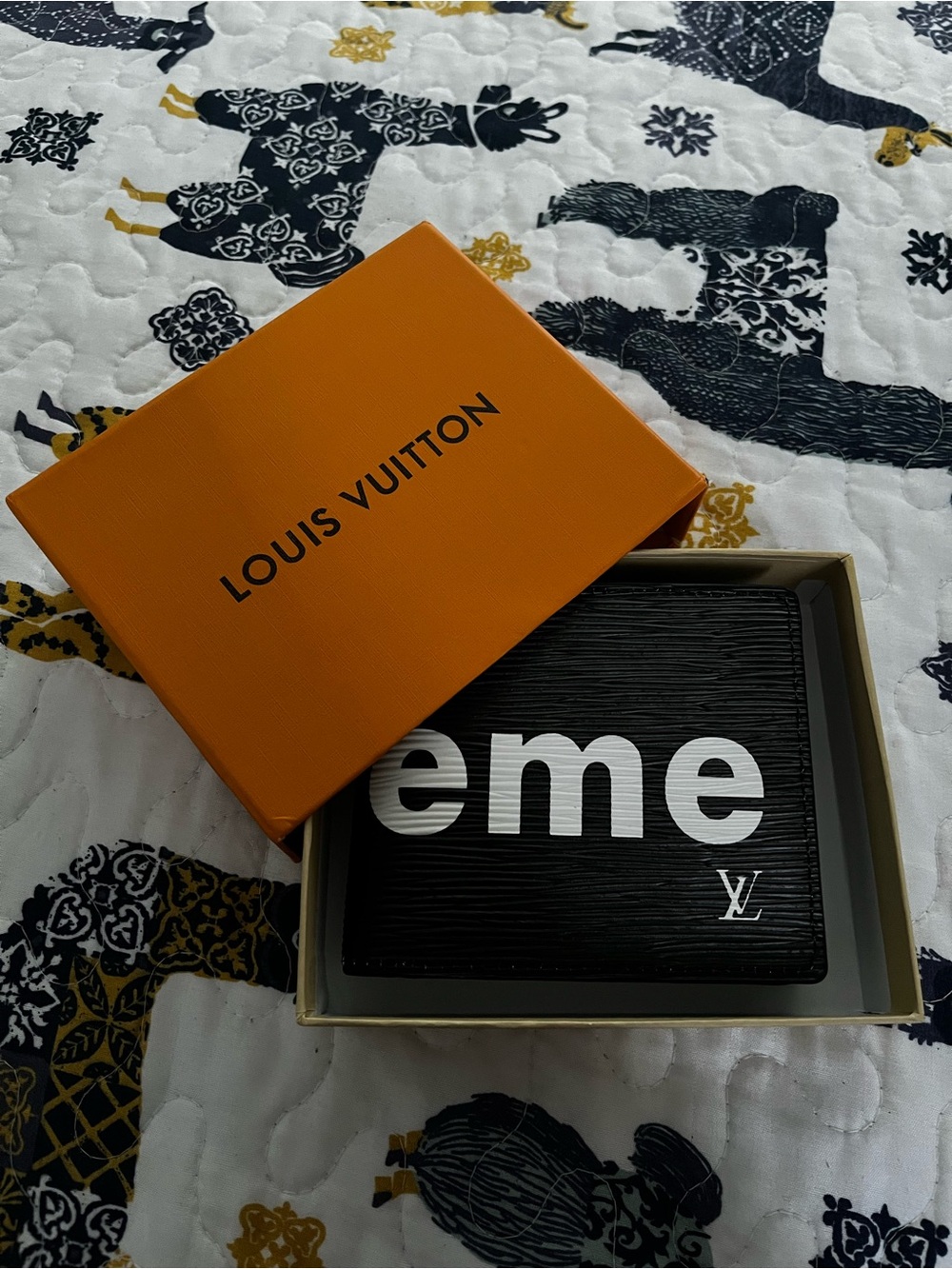 supreme x louis vuitton black leather wallet